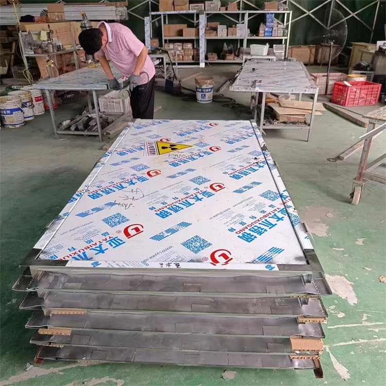 電動鉛門、電動鉛門生產(chǎn)廠家-本地商家