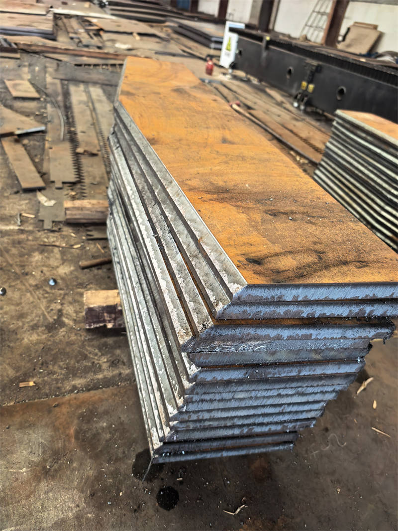 耐磨鋼板堆焊耐磨板商家直供