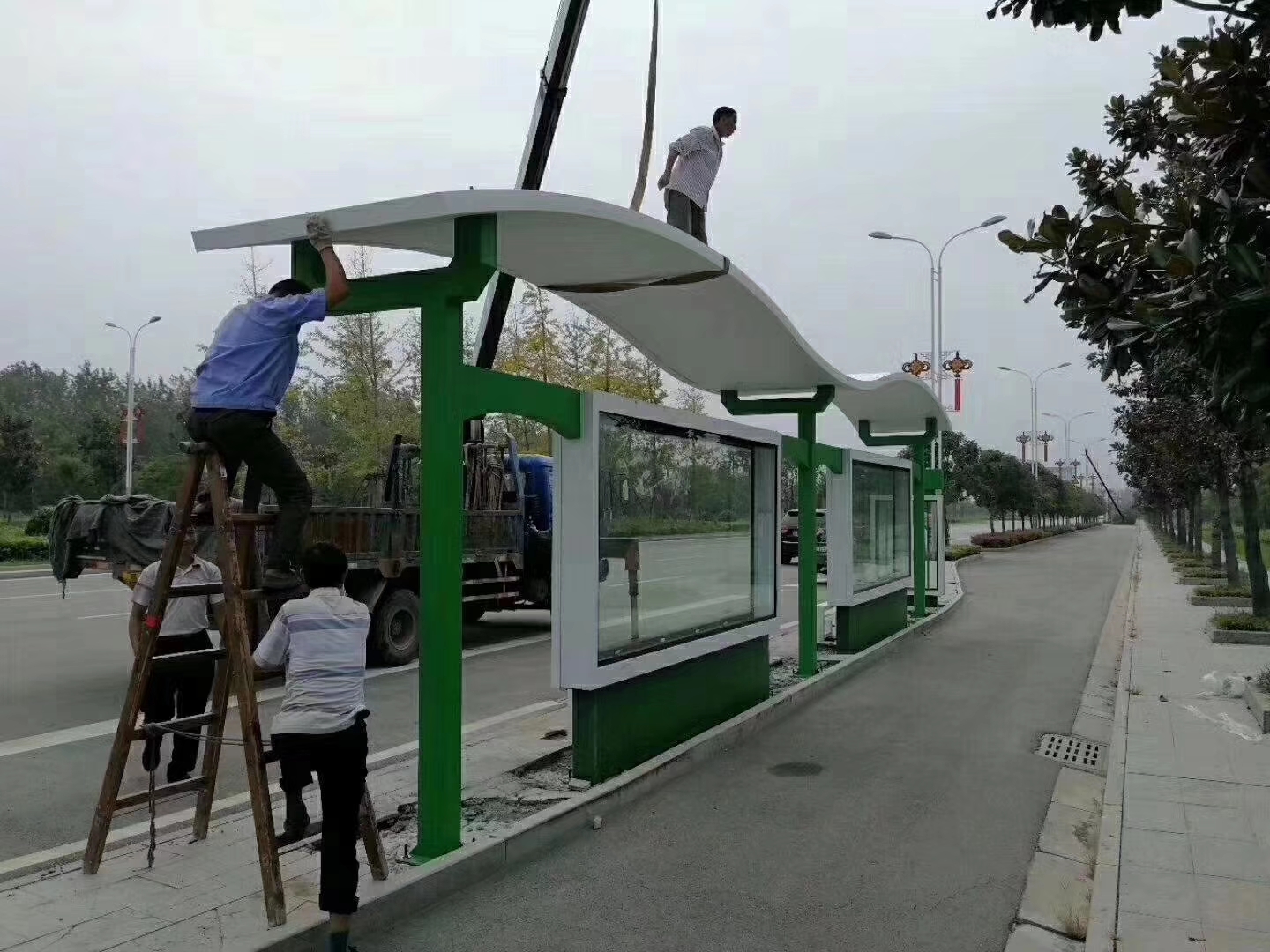 城市公交站臺(tái)候車亭承諾守信同城供應(yīng)商