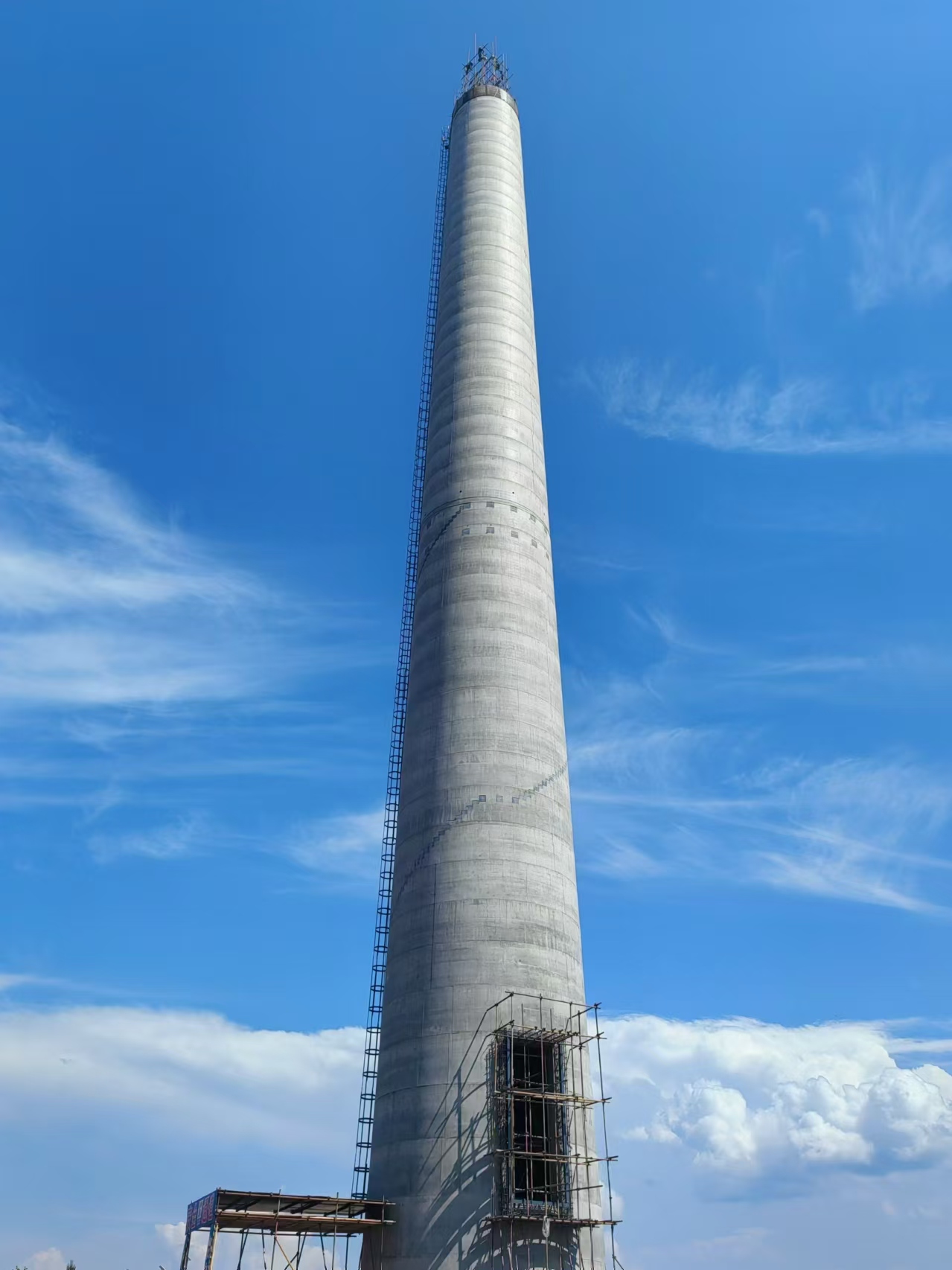 煙囪內(nèi)襯耐酸磚