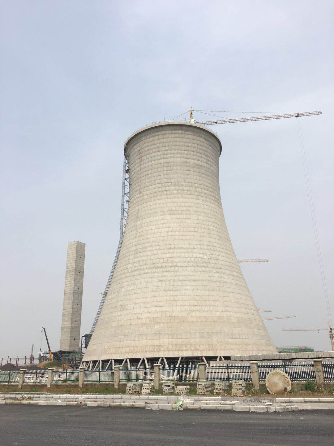 西雙版納市彩繪涼水塔美化