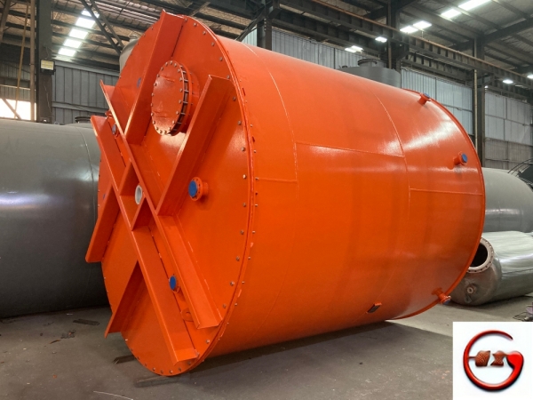 設備可直銷:化工設備防腐設備防腐容器