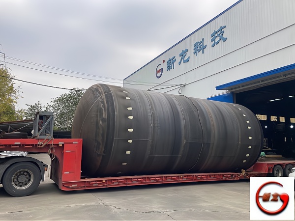 河南濮陽市供應(yīng)：鋼襯塑貯槽滾塑容器設(shè)備