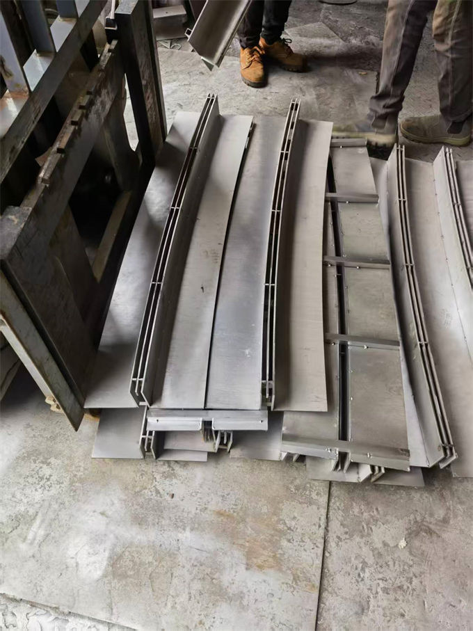 宜陽不銹鋼井蓋不銹鋼井蓋(鑲嵌式)專注質(zhì)量