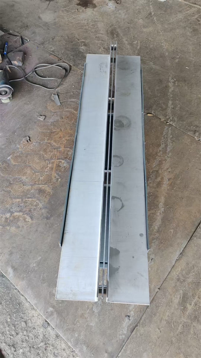 康樂不銹鋼井蓋_不銹鋼下沉式井蓋專業(yè)的生產(chǎn)廠家