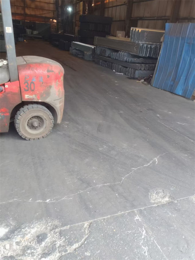 波形護(hù)欄_二波梁護(hù)欄加工定制