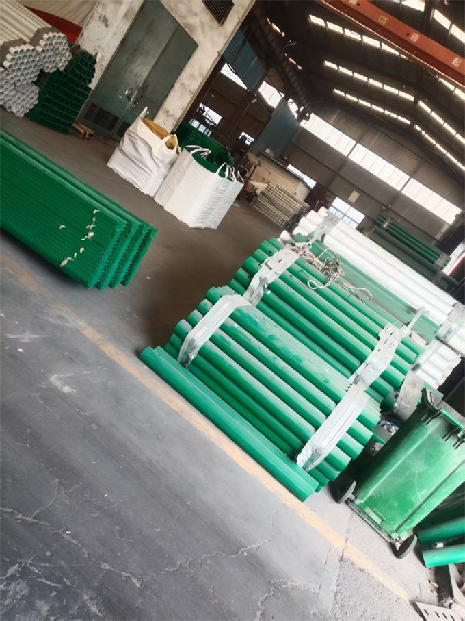 波形護(hù)欄波形護(hù)欄廠家直銷大量現(xiàn)貨