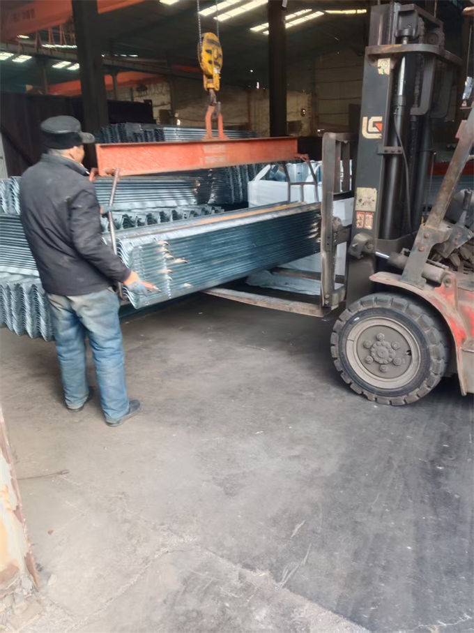 波形護(hù)欄波形梁護(hù)欄板0中間商差價(jià)