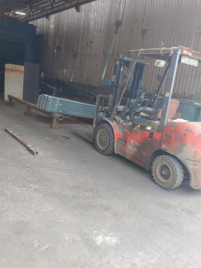 雙陽波形護(hù)欄波形護(hù)欄專用件專注產(chǎn)品質(zhì)量與服務(wù)