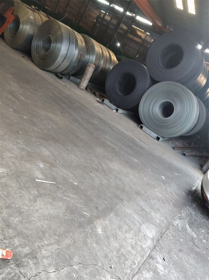 花都波形護欄,噴塑波形護欄板多行業(yè)適用