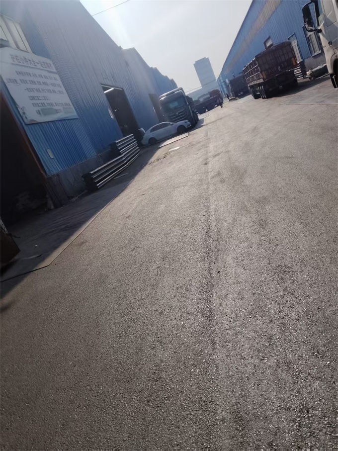 舞鋼波形護(hù)欄雙波梁護(hù)欄滿(mǎn)足客戶(hù)需求