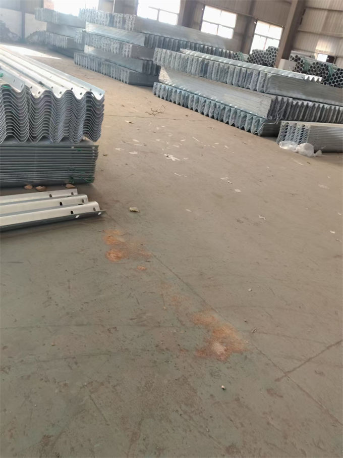 沙縣波形護欄雙波梁護欄種類豐富