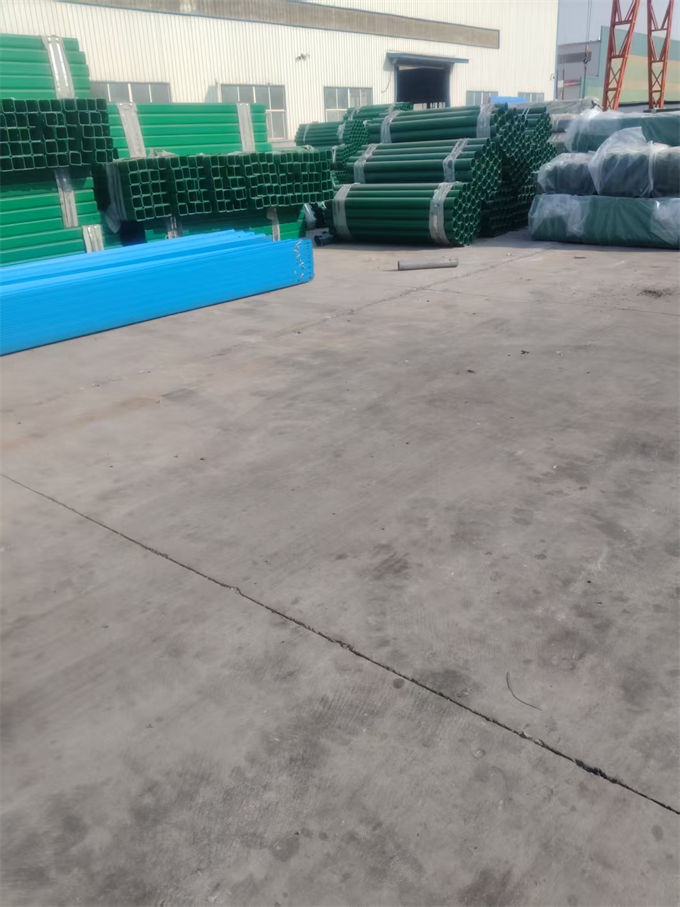 波形護(hù)欄二波護(hù)欄的簡(jiǎn)單介紹