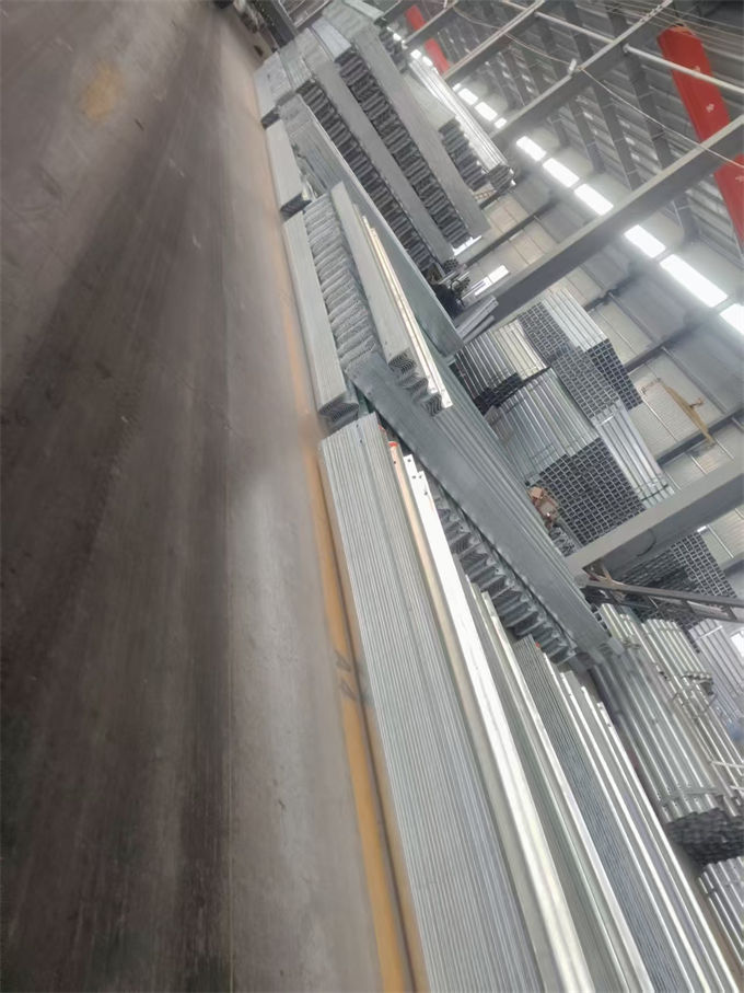 三明波形護(hù)欄熱鍍鋅波形護(hù)欄質(zhì)量安心