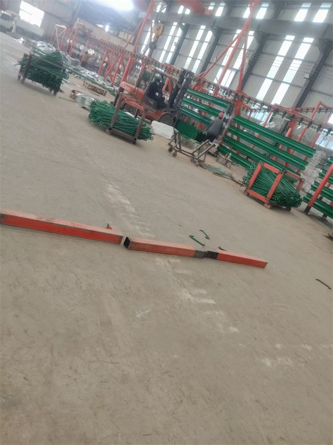 寧縣波形護(hù)欄波形護(hù)欄標(biāo)準(zhǔn)件買的放心