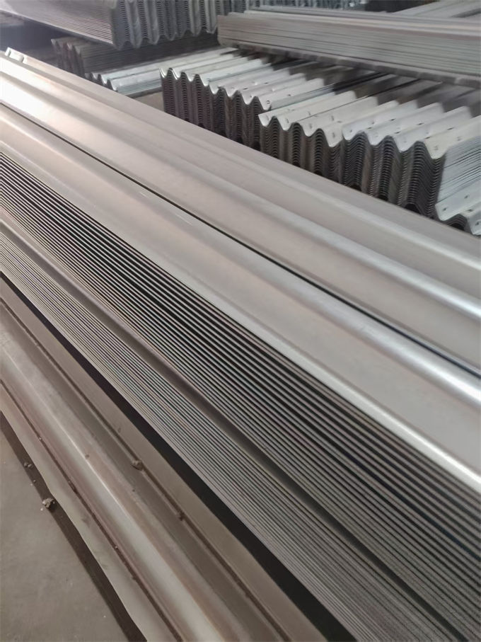 弋江波形護欄_q235波形護欄優(yōu)良工藝