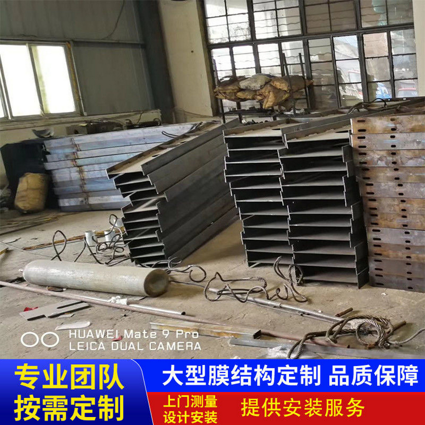 英山停車篷小區(qū)車篷經(jīng)久耐用