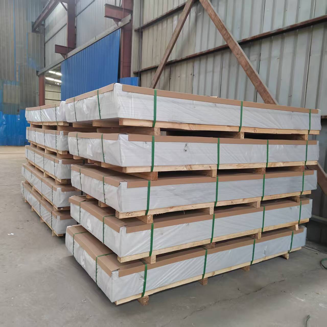 選購6061 鋁板認(rèn)準(zhǔn)星辰鋁業(yè)有限公司