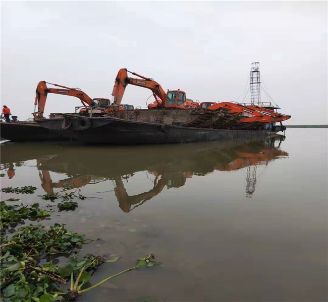 甘孜稻城水上挖掘機(jī)出租特點(diǎn)