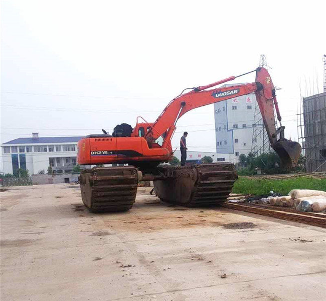 濟南歷城性價比高的
水陸兩用挖掘機出租基地