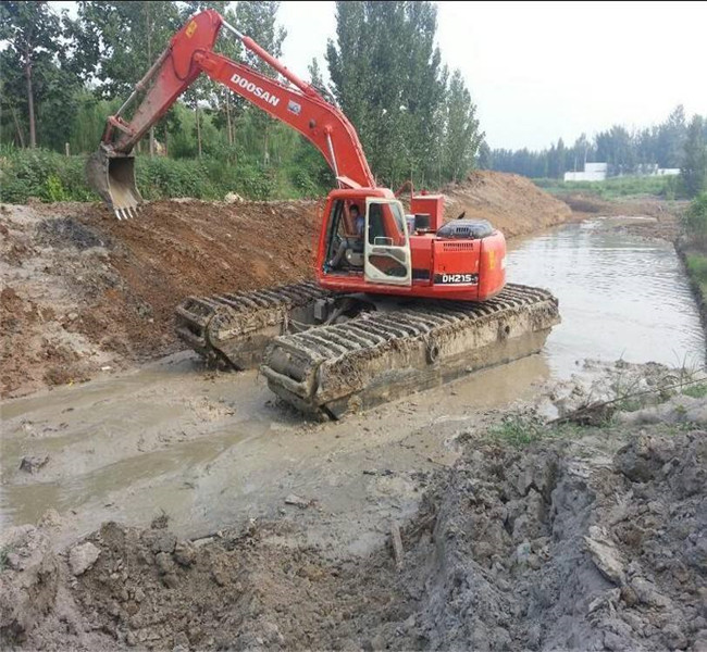 常德安鄉(xiāng)有現(xiàn)貨的水陸兩用挖掘機(jī)出租經(jīng)銷商