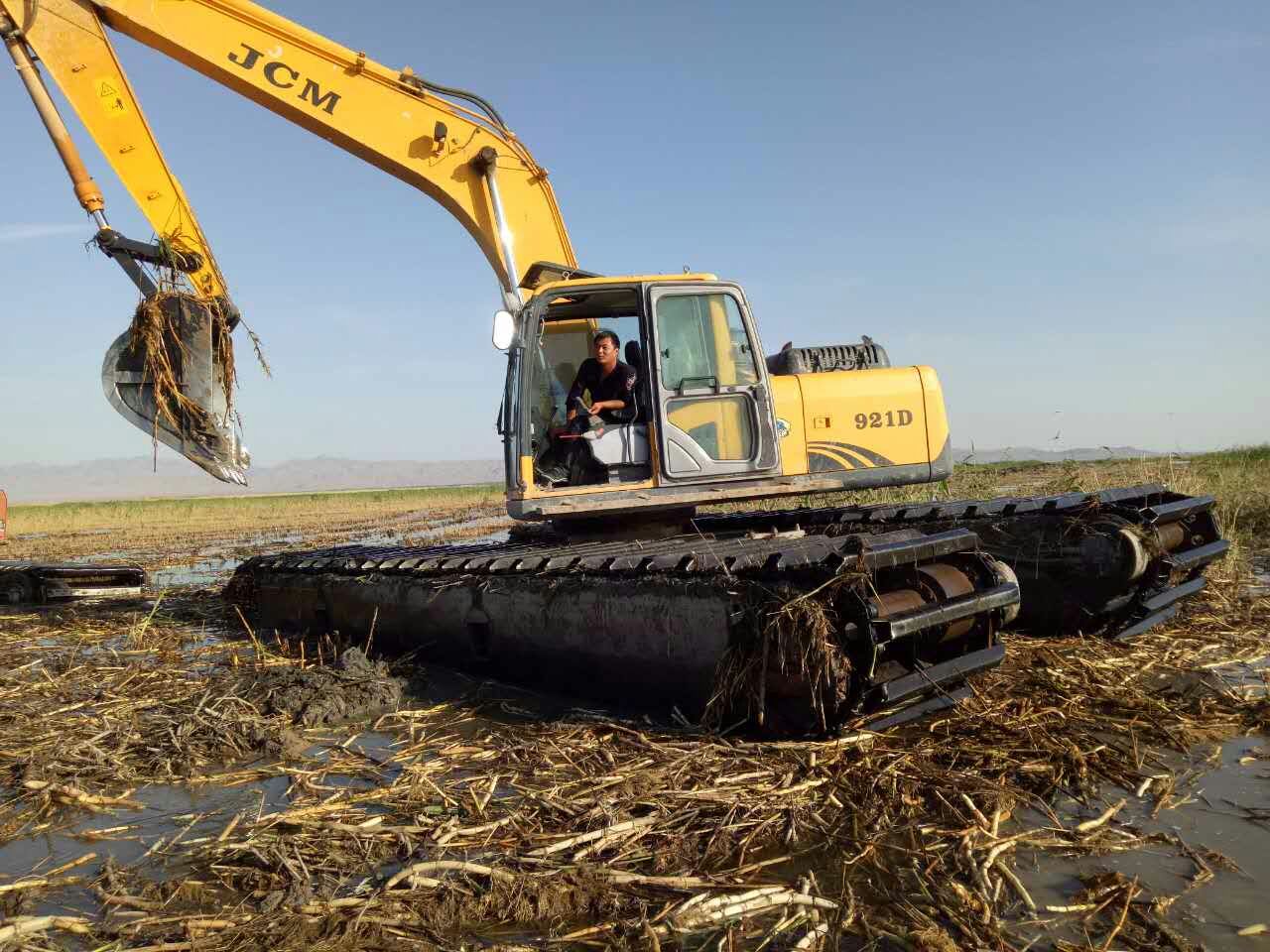 合肥蜀山水上挖掘機(jī)出租_價(jià)格優(yōu)