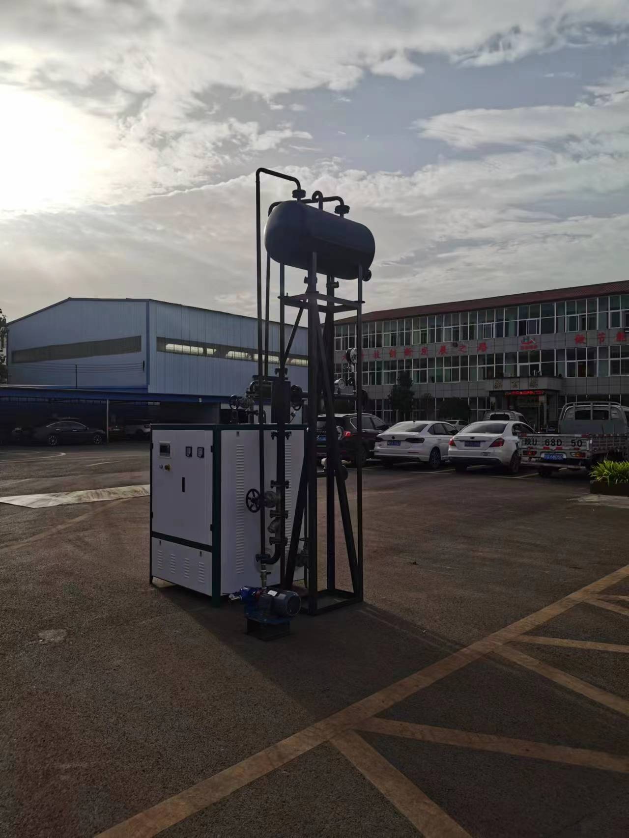 樺川導(dǎo)熱油鍋爐導(dǎo)熱油爐、生物質(zhì)導(dǎo)熱油爐、天然氣導(dǎo)熱油爐、柴油導(dǎo)熱油爐、電加熱導(dǎo)熱油爐、電磁導(dǎo)熱油爐、化工專用導(dǎo)熱油爐、食品專用導(dǎo)熱油爐、環(huán)保導(dǎo)熱油爐、節(jié)能導(dǎo)熱油爐、節(jié)能導(dǎo)熱油爐、提煉專用導(dǎo)熱油爐、精煉導(dǎo)熱油爐、各種型號(hào)導(dǎo)熱油爐、燃煤導(dǎo)熱油爐、出口導(dǎo)熱油爐、撬裝一體式導(dǎo)熱油爐、全自動(dòng)導(dǎo)熱油爐、立式導(dǎo)熱油爐、臥式導(dǎo)熱油爐、立式全自動(dòng)導(dǎo)熱油爐、臥式全自動(dòng)導(dǎo)熱油爐。專注質(zhì)量