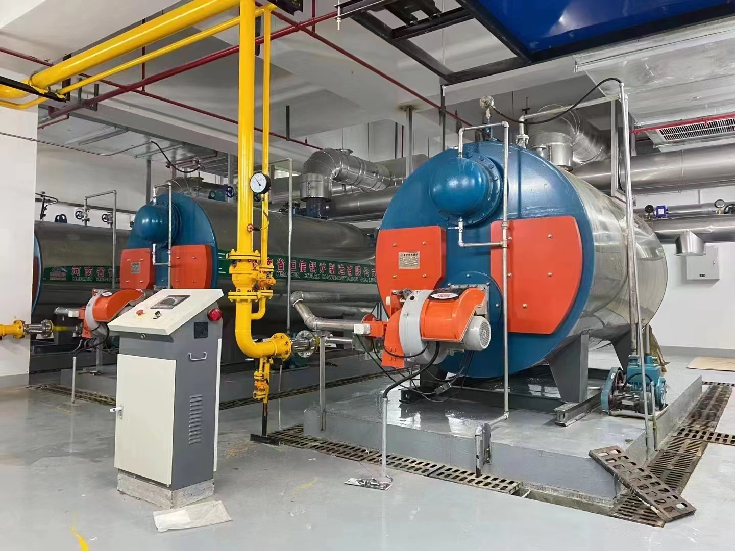 龍川熱水鍋爐,立式手燒熱水鍋爐精益求精