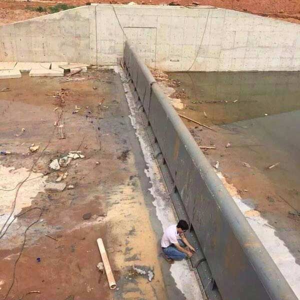 舞鋼鋼壩攔水橡膠壩滿足多種行業(yè)需求