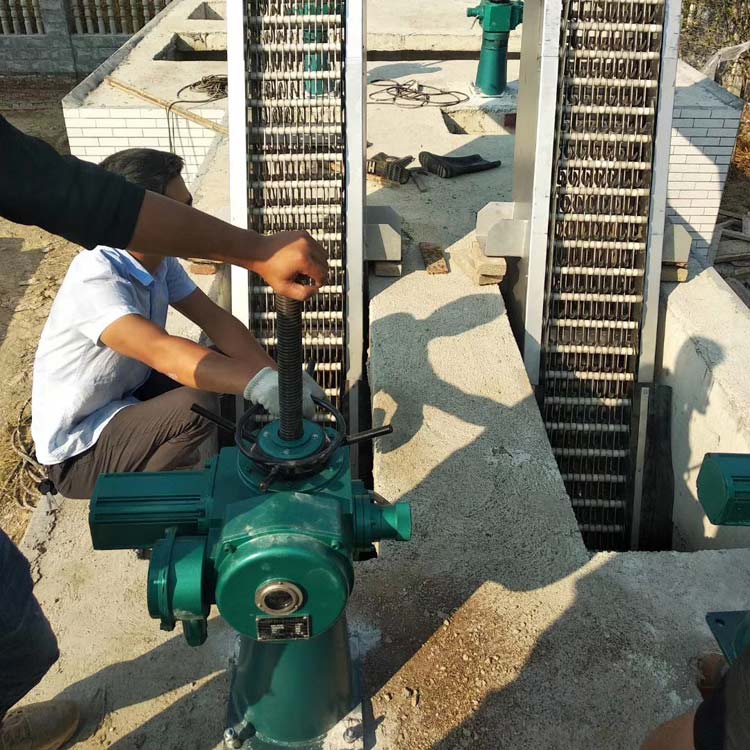 薩爾圖清污機(jī)循環(huán)式齒耙清污機(jī)設(shè)備齊全支持定制