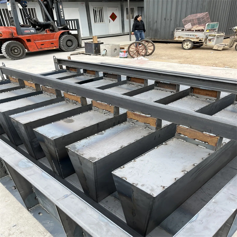 石首柵欄板模具緩沖石柵欄板模具質(zhì)檢合格發(fā)貨