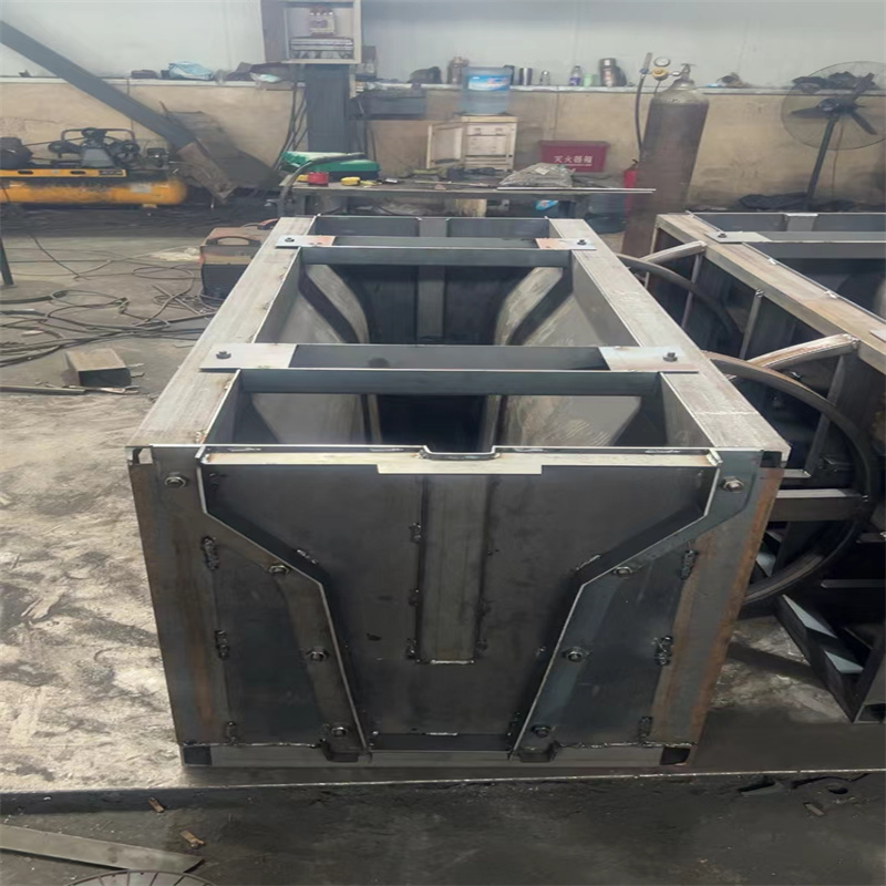 武強(qiáng)隔離墩模具_(dá)可拆卸式模具批發(fā)供應(yīng)