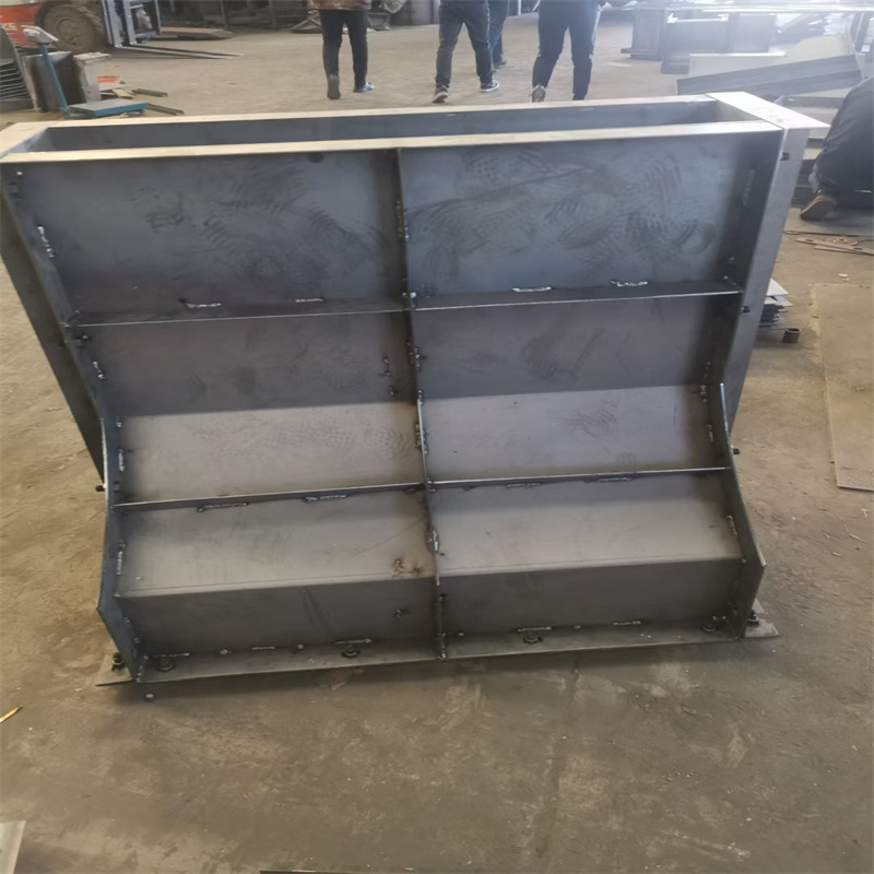 隔離墩模具翻轉(zhuǎn)施工模具產(chǎn)地工廠