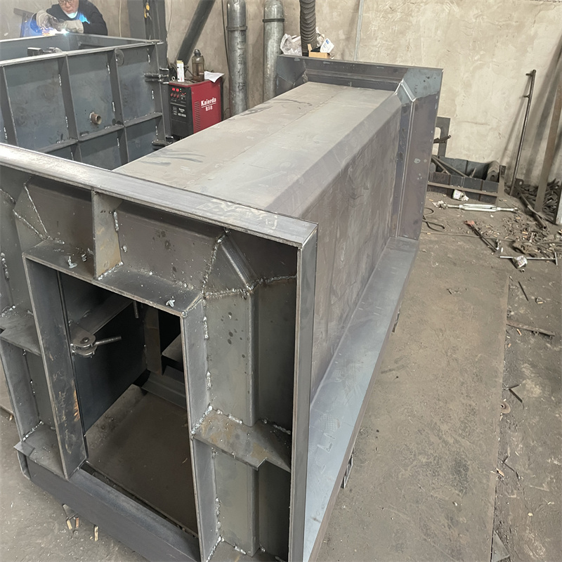 流水槽模具穩(wěn)定型基礎(chǔ)模具質(zhì)優(yōu)價(jià)廉