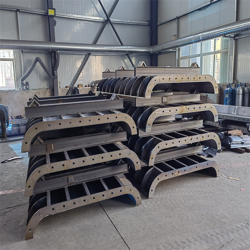 橋梁墩柱模具可調(diào)節(jié)橋梁立柱模具一站式供應(yīng)廠(chǎng)家