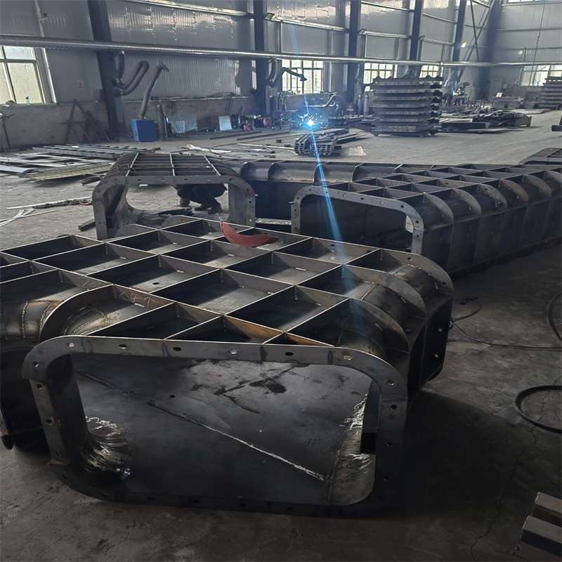 上海橋梁墩柱模具,鐵路橋梁立柱模具品質(zhì)可靠