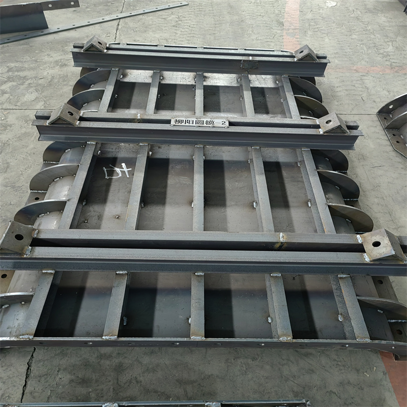 橋梁墩柱模具可調(diào)節(jié)橋梁立柱模具一站式供應(yīng)廠(chǎng)家