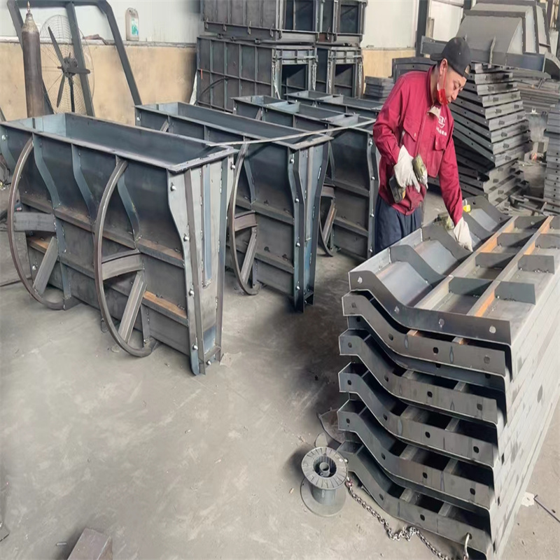 鋼模具塔吊料斗供應(yīng)采購