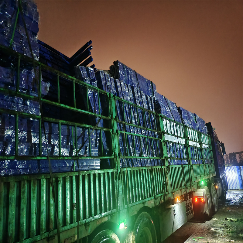 鋅鋼護(hù)欄小區(qū)護(hù)欄精益求精