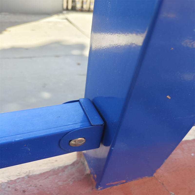 稻城鋅鋼護欄圍墻護欄工廠現(xiàn)貨供應