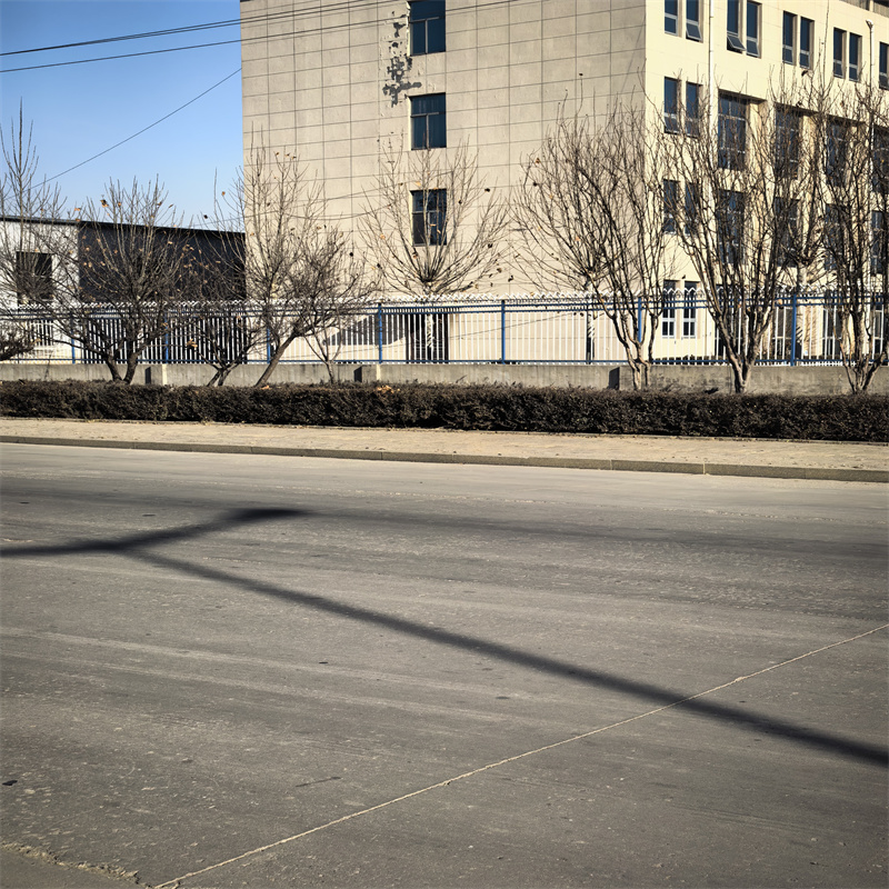 霸州鋅鋼護(hù)欄小區(qū)加厚護(hù)欄來電咨詢