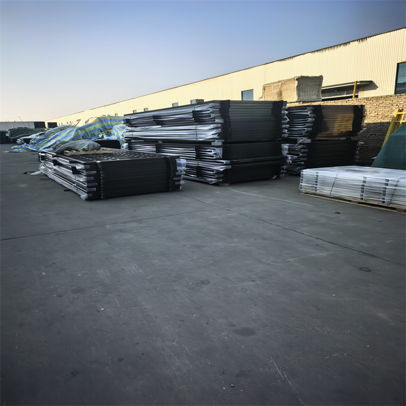 鋅鋼護(hù)欄加厚鋅鋼護(hù)欄您身邊的廠家