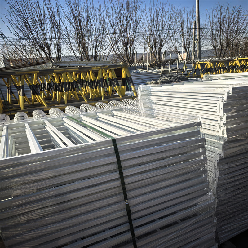 臨桂鋅鋼護欄鐵藝護欄加工買的是放心