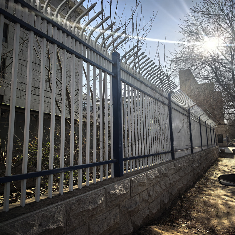 安多鋅鋼護欄,鐵藝圍欄專心專注專業(yè)