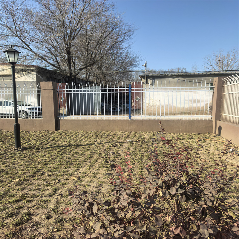 河西鋅鋼護(hù)欄鋅鋼防護(hù)欄廠家直銷規(guī)格多樣