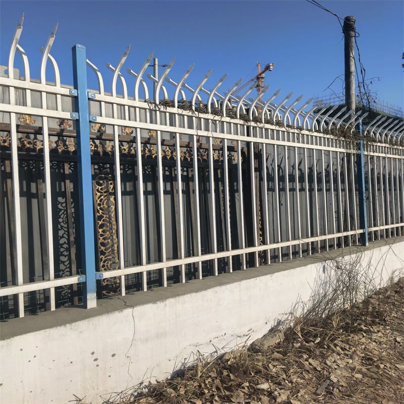 崇信鋅鋼護欄廠區(qū)護欄符合行業(yè)標準