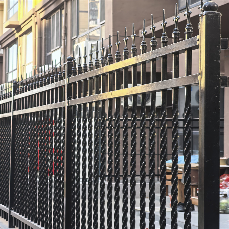 太平鋅鋼護(hù)欄圍墻護(hù)欄貨源足質(zhì)量好