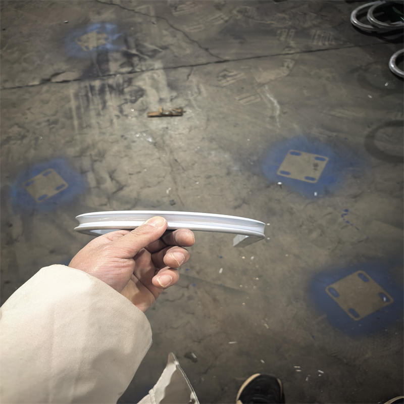 鋅鋼草坪護(hù)欄藍(lán)白色草坪護(hù)欄好產(chǎn)品不怕比