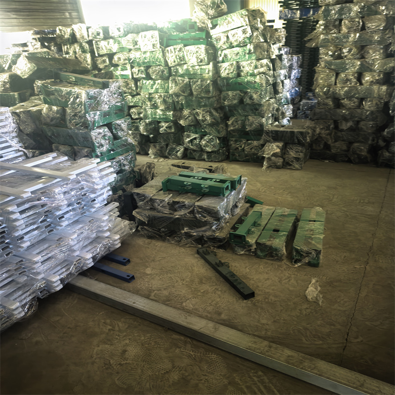 龍海鋅鋼草坪護欄,鋅鋼草坪圍欄把實惠留給您