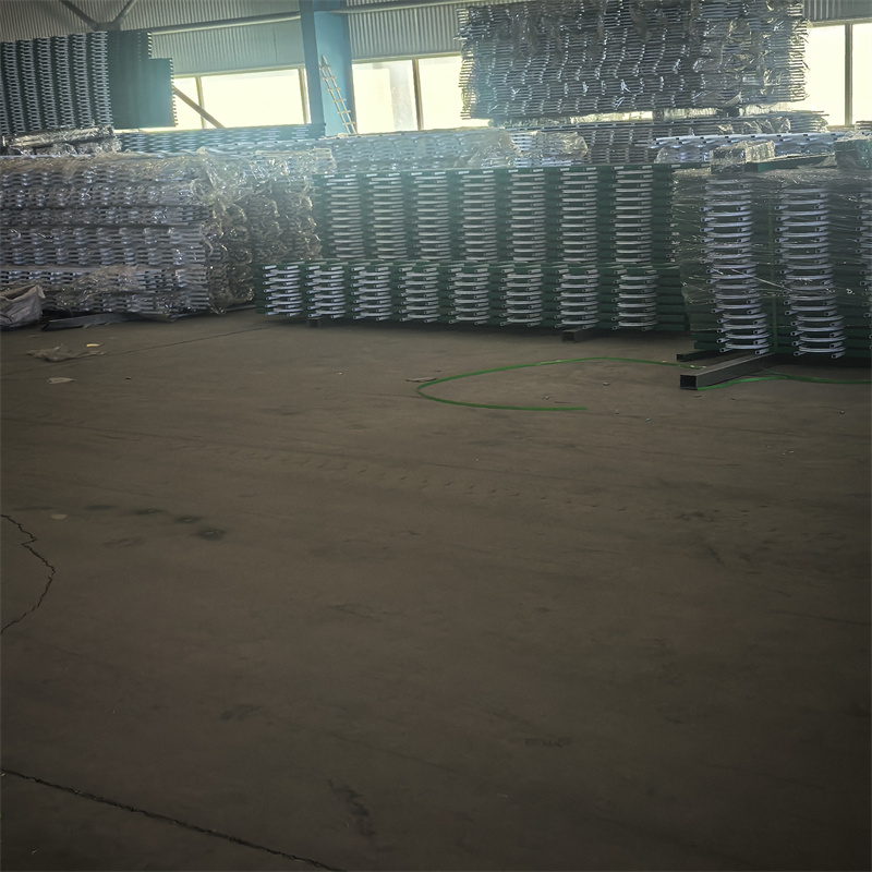 河曲鋅鋼草坪護欄_公園護欄快捷的物流配送